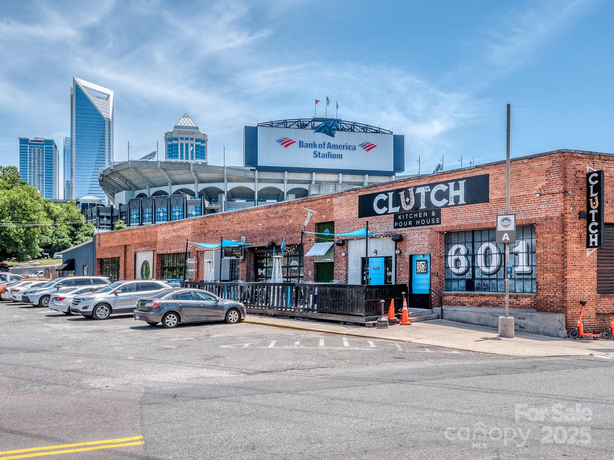 Charlotte, North Carolina, 28202, United States, 2 Bedrooms Bedrooms, ,3 BathroomsBathrooms,Residential,For Sale,1986288