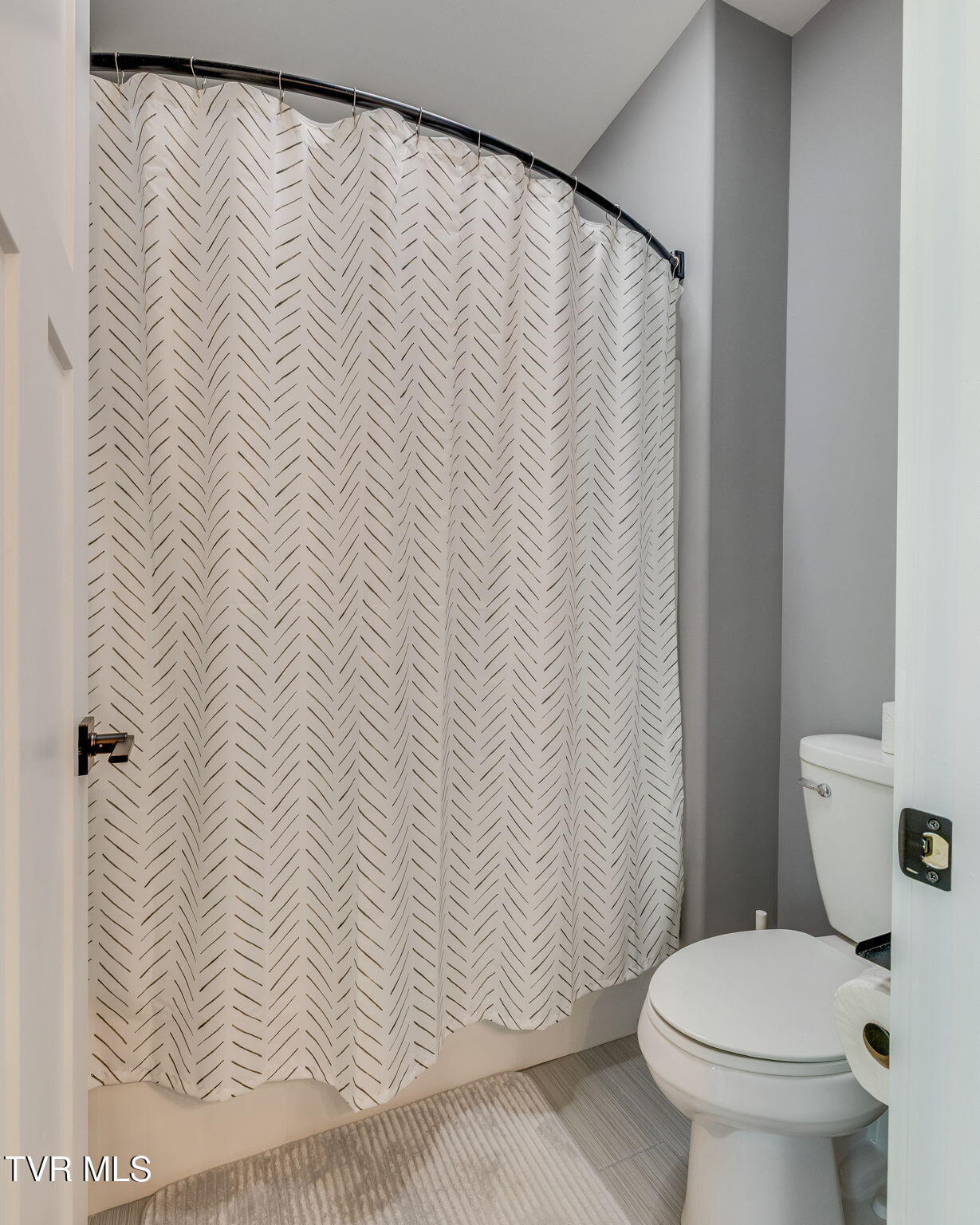 Dandridge, Tennessee, 37725, United States, 3 Bedrooms Bedrooms, ,4 BathroomsBathrooms,Residential,For Sale,2040308