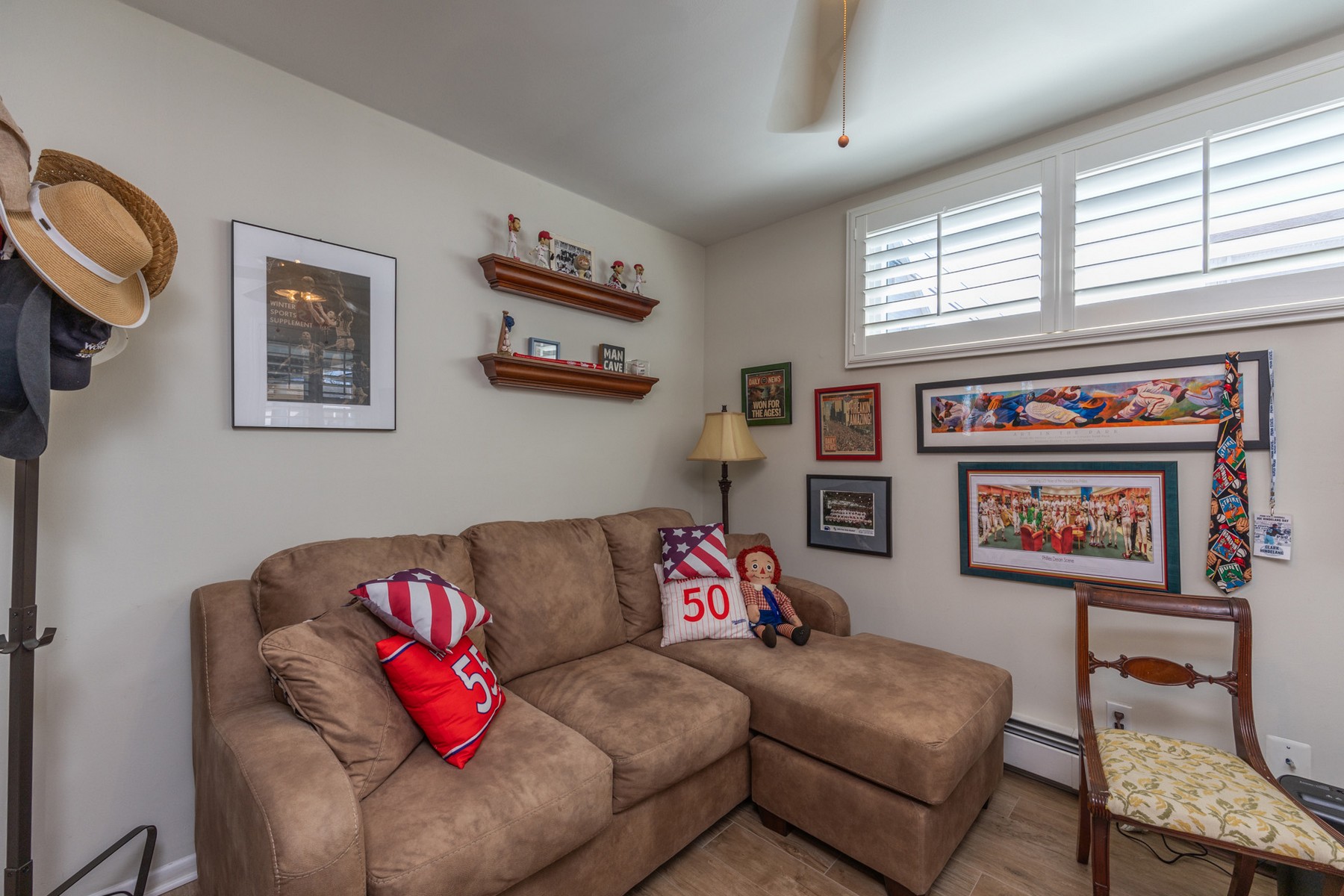  221N Belmont Drive - 物件實景