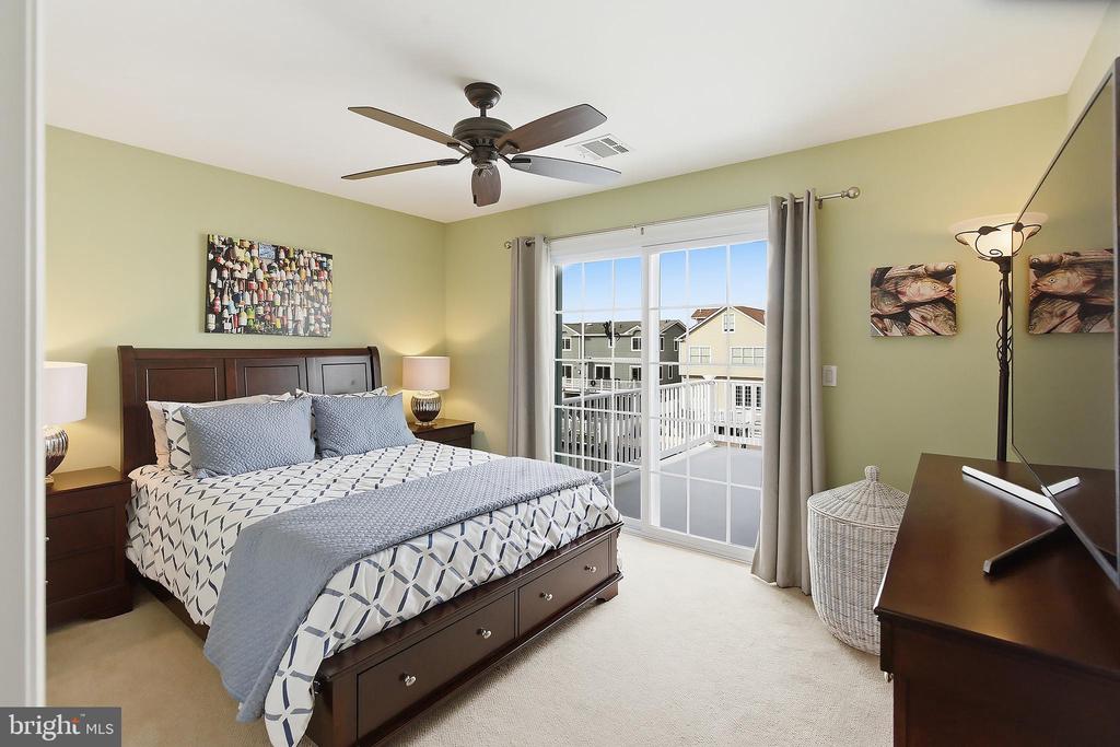 Manahawkin, New Jersey, 08050, United States, 4 Bedrooms Bedrooms, ,3 BathroomsBathrooms,Residential,For Sale,2005784