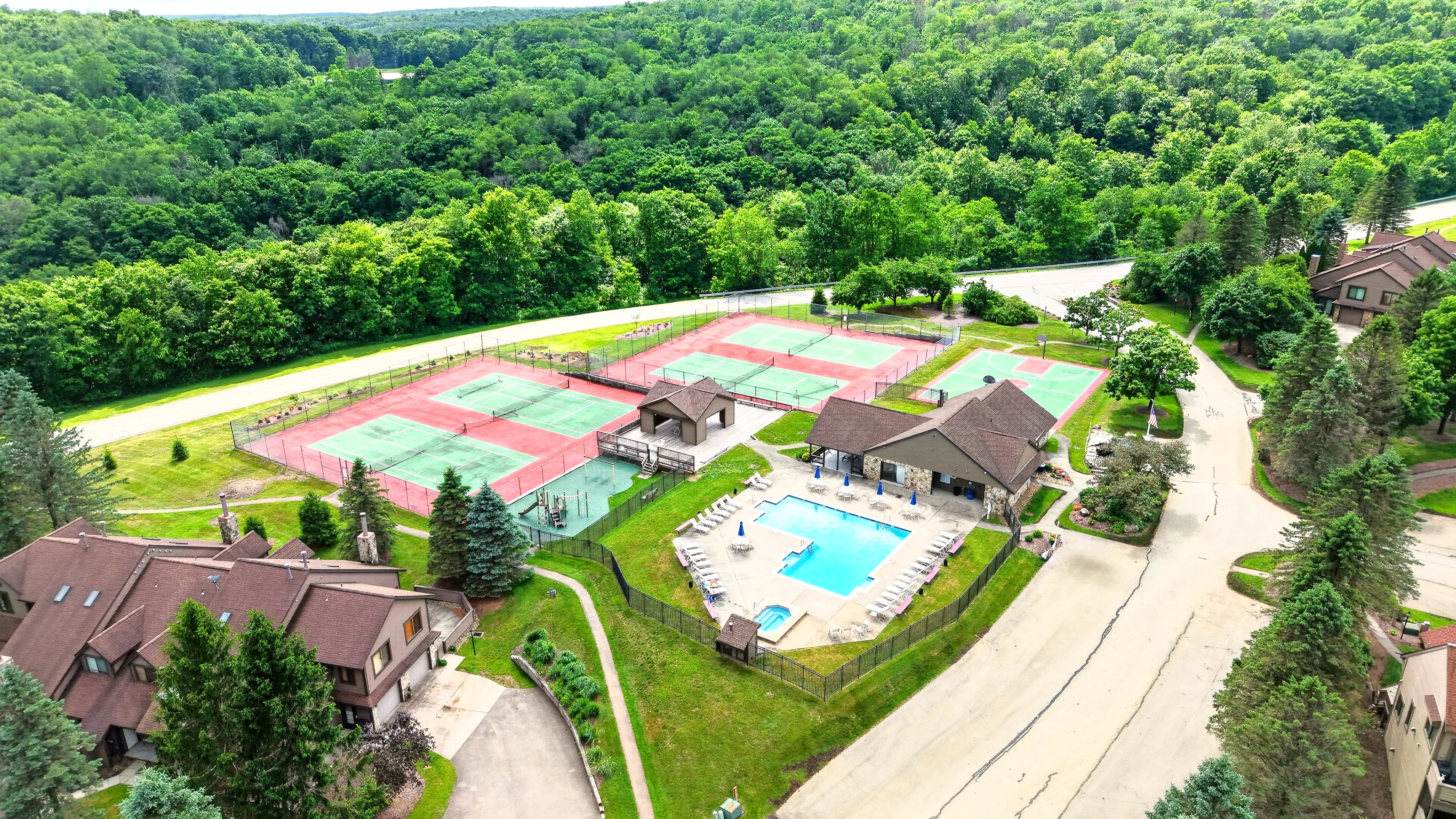 8134 Stonegate Drive, Champion, PA 15622 - 物件實景