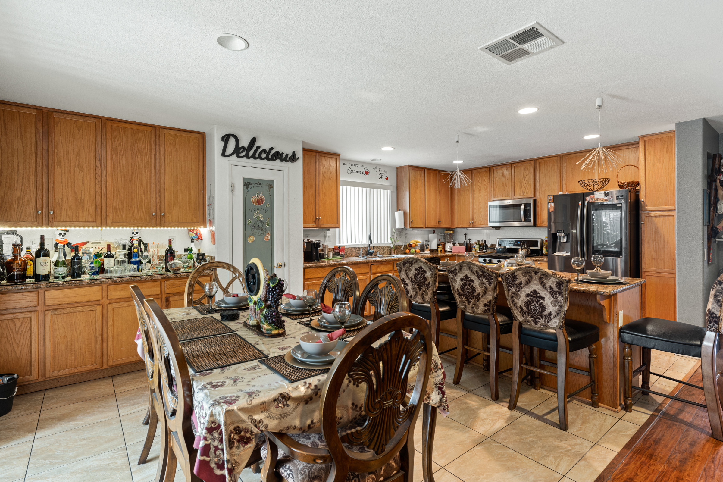Moreno Valley, California, 92551, United States, 4 Bedrooms Bedrooms, ,3 BathroomsBathrooms,Residential,For Sale,1920483