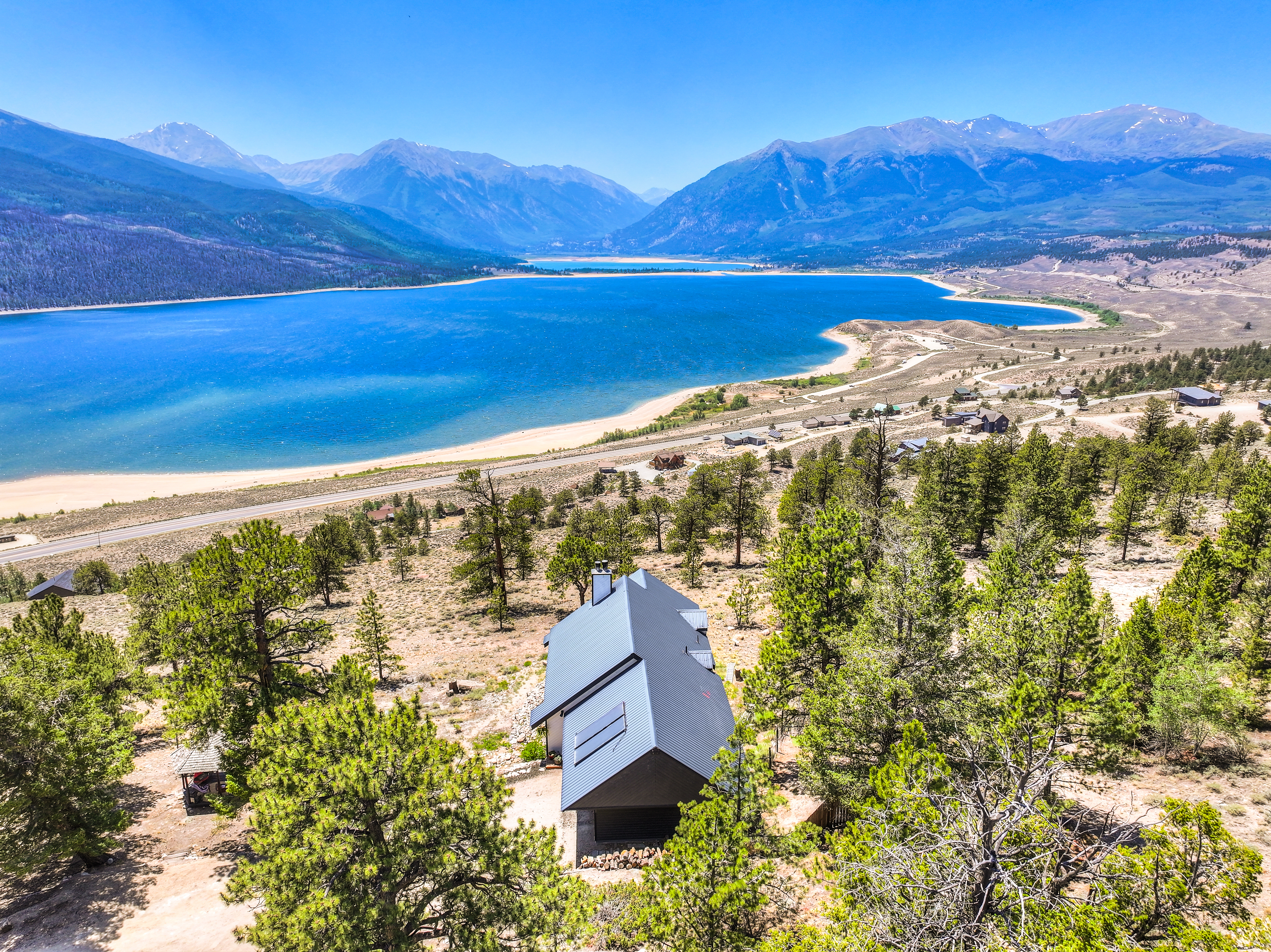  Twin Lakes Modern - 物件實景