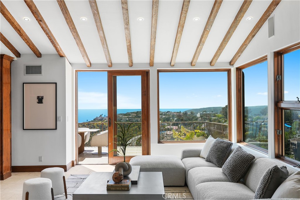 Laguna Beach, California, 92651, United States, 5 Bedrooms Bedrooms, ,6 BathroomsBathrooms,Residential,For Sale,1908512