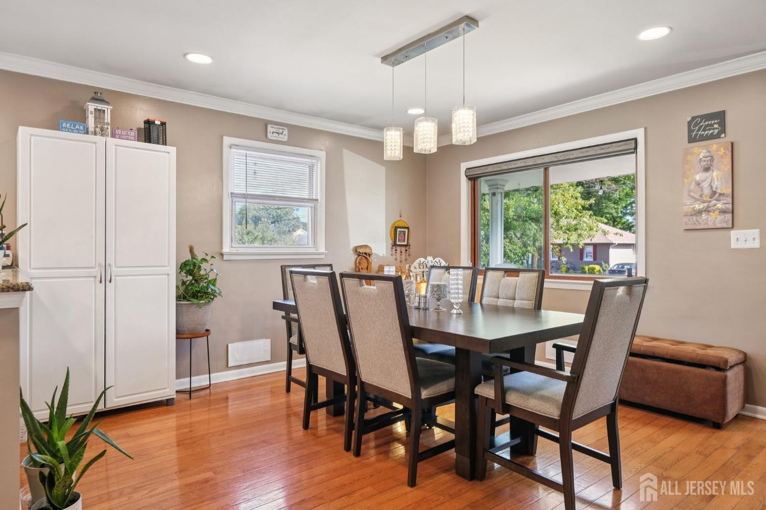 Woodbridge Proper, New Jersey, 07095, United States, 3 Bedrooms Bedrooms, ,3 BathroomsBathrooms,Residential,For Sale,1997367