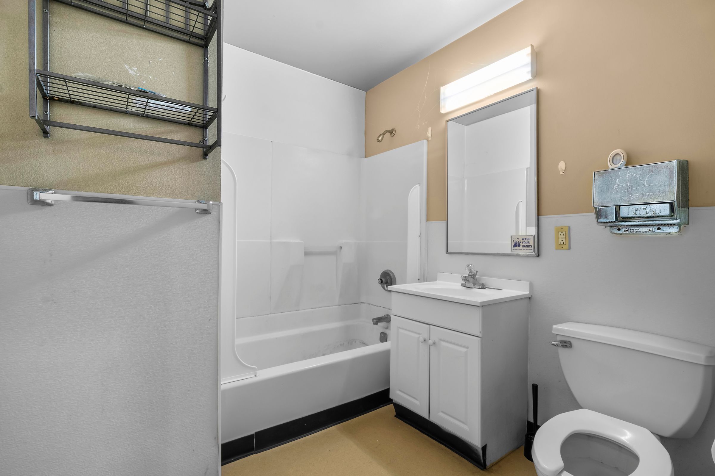 Indianapolis, Indiana, 46240, United States, 14 Bedrooms Bedrooms, ,6 BathroomsBathrooms,Residential,For Sale,1908586