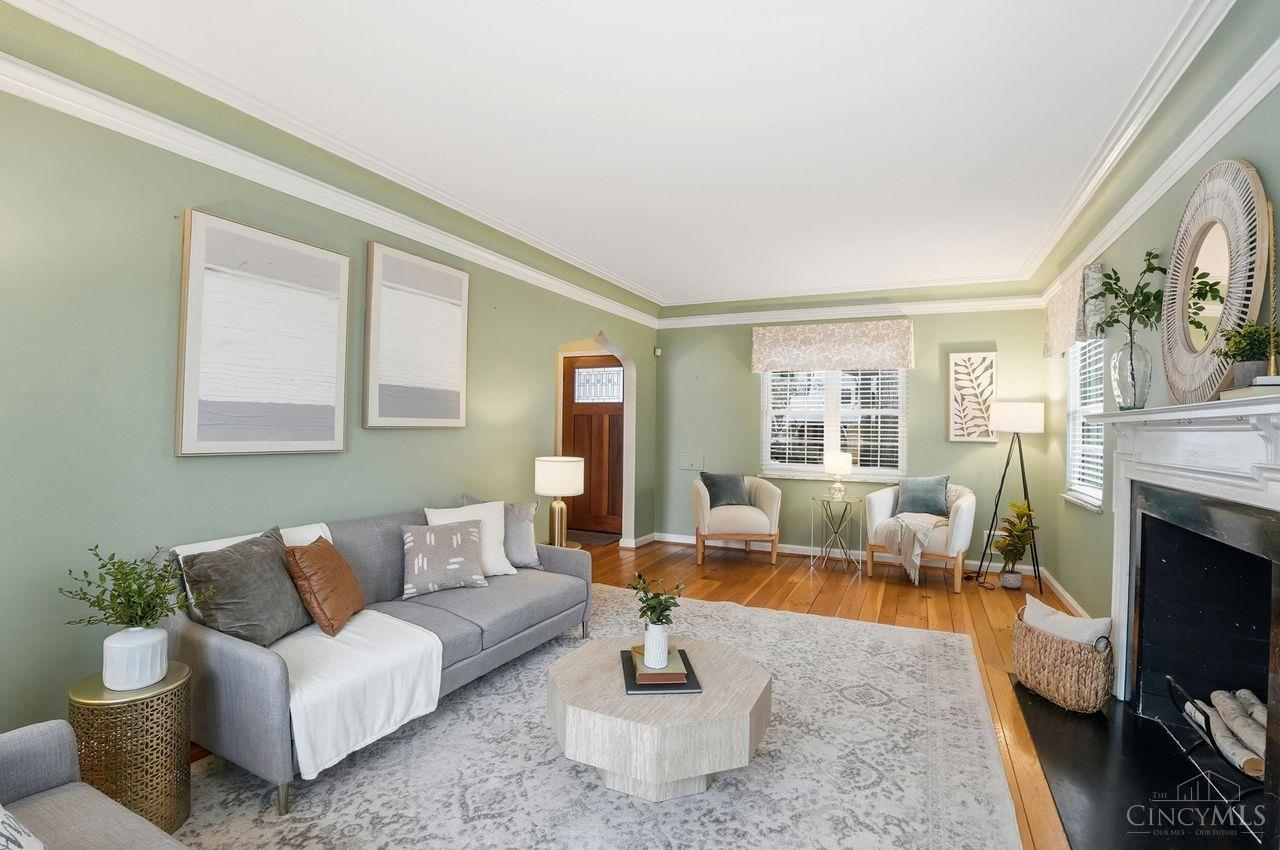 Cincinnati, Ohio, 45209, United States, 3 Bedrooms Bedrooms, ,4 BathroomsBathrooms,Residential,For Sale,2003338