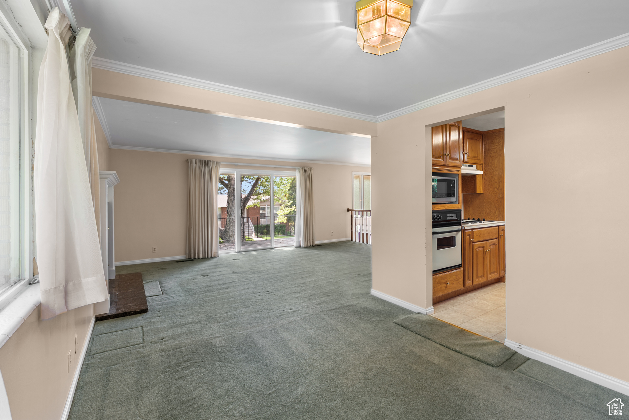 Farmington, Utah, 84025, United States, 5 Bedrooms Bedrooms, ,1 BathroomBathrooms,Residential,For Sale,1927310