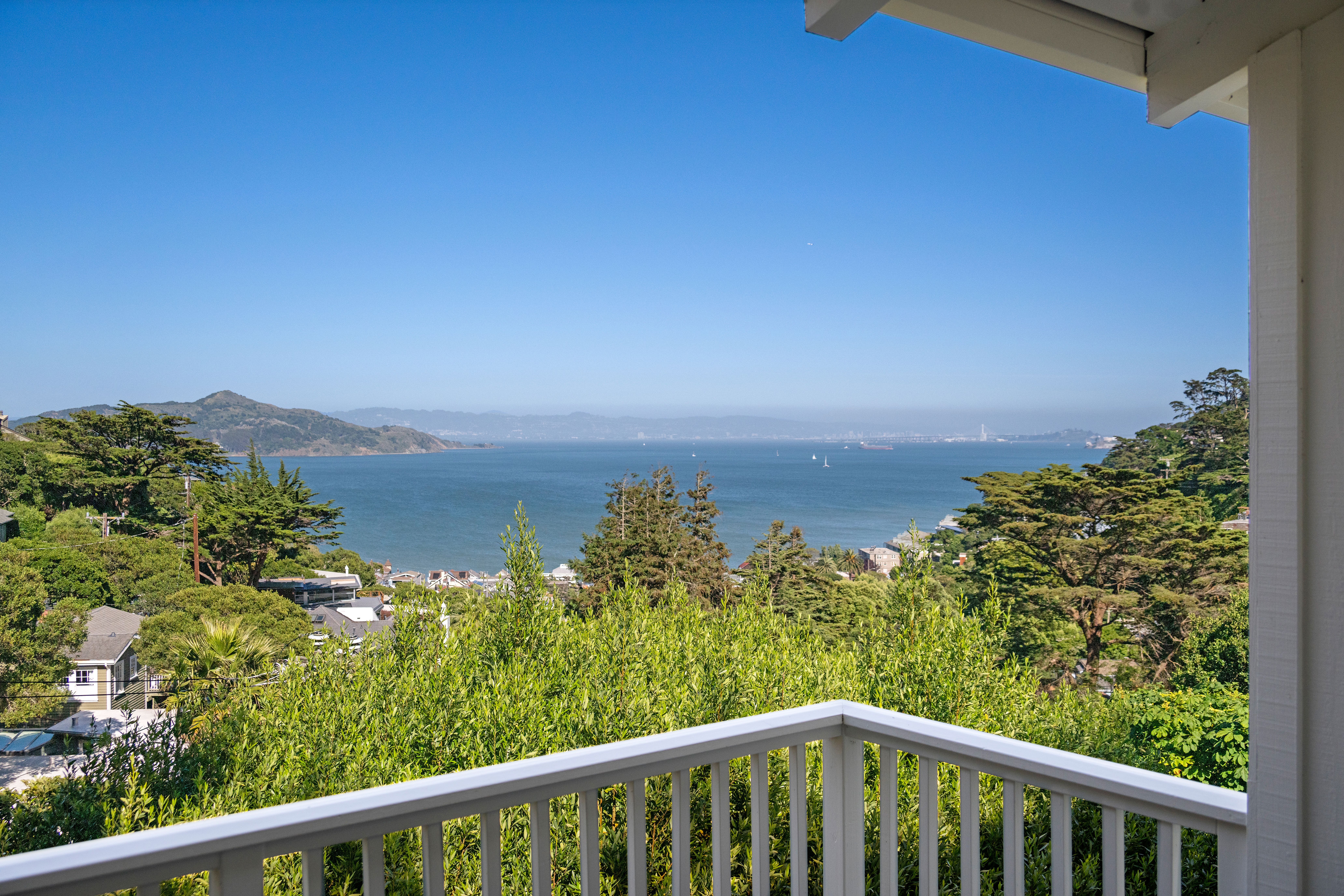  Quality, Design and Comfort Converge Bay Views too… - 物件實景