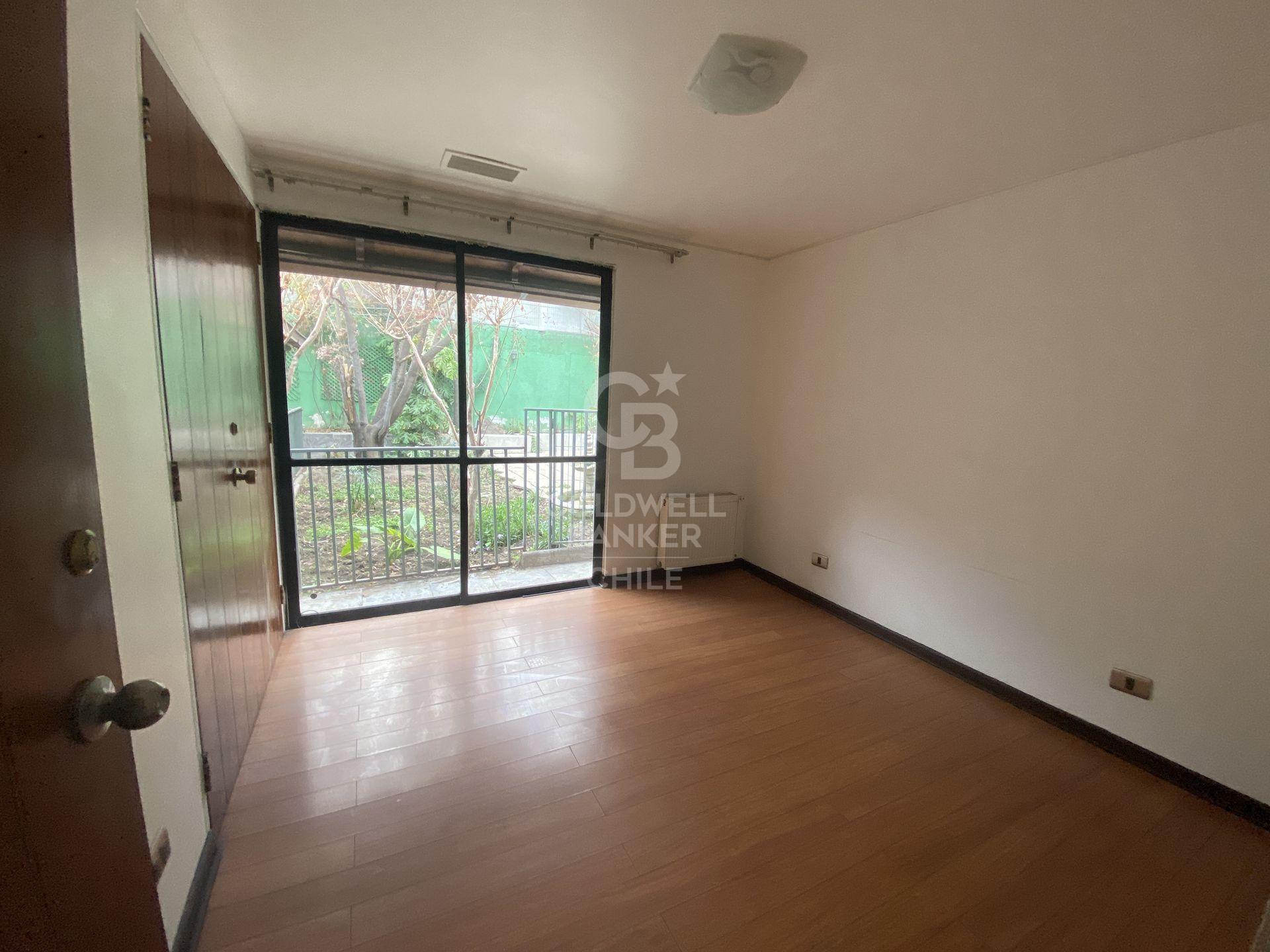Las Condes, Chile, 5 Bedrooms Bedrooms, ,3 BathroomsBathrooms,Residential,For Sale,1906063