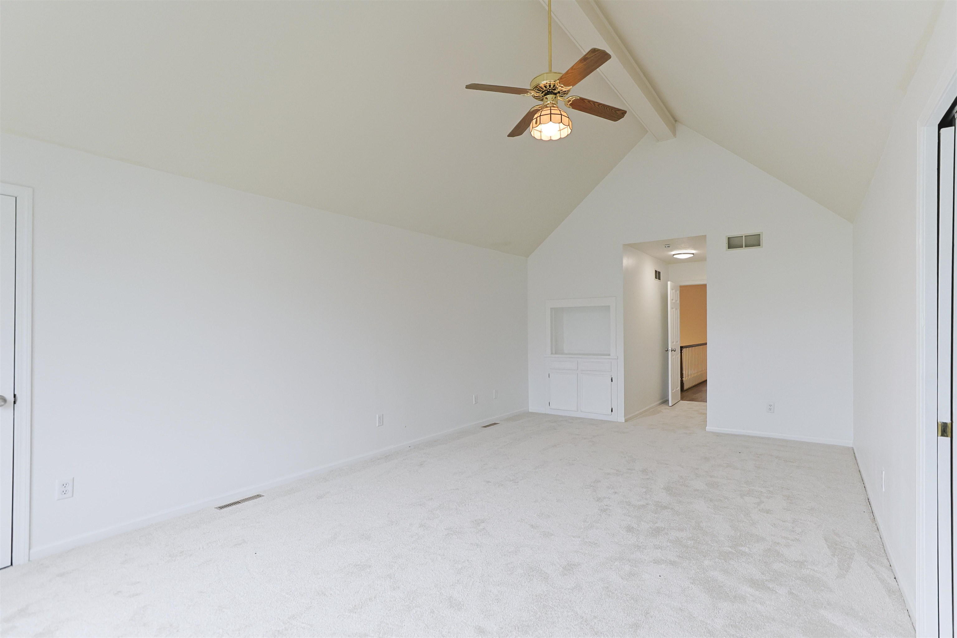 South Bend, Indiana, 46614, United States, 4 Bedrooms Bedrooms, ,4 BathroomsBathrooms,Residential,For Sale,1985327