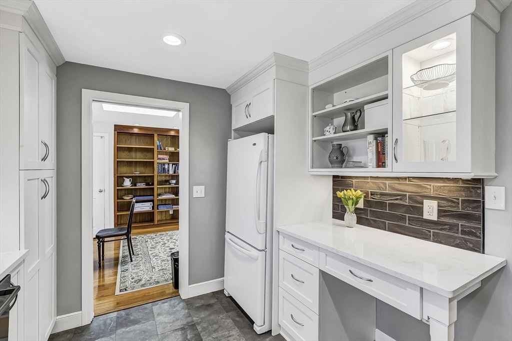 Wayland, Massachusetts, 01778, United States, 3 Bedrooms Bedrooms, ,2 BathroomsBathrooms,Residential,For Sale,1847393