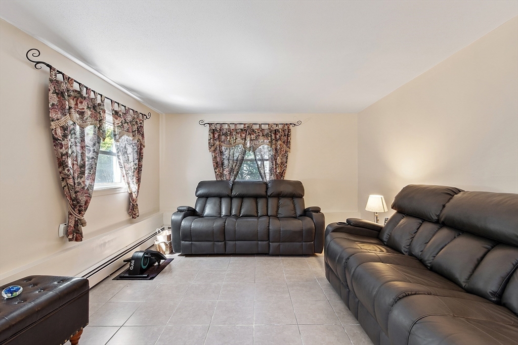 Gloucester, Massachusetts, 01930, United States, 4 Bedrooms Bedrooms, ,2 BathroomsBathrooms,Residential,For Sale,1992887