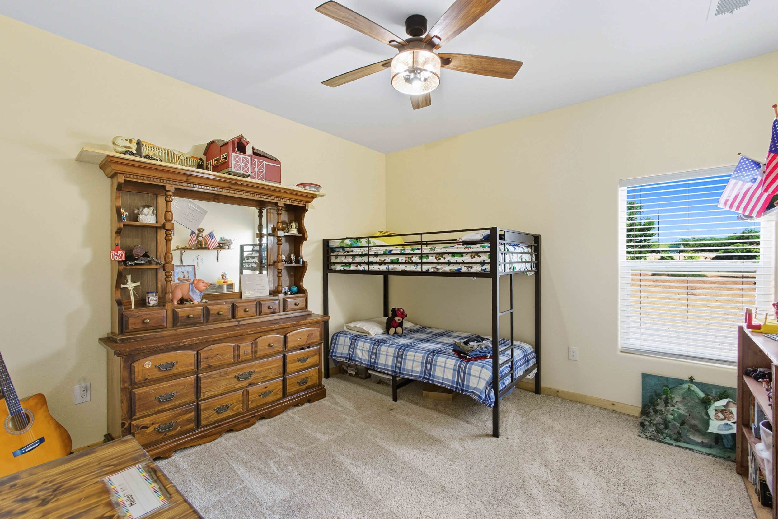 Veguita, New Mexico, 87062, United States, 4 Bedrooms Bedrooms, ,2 BathroomsBathrooms,Residential,For Sale,1974497