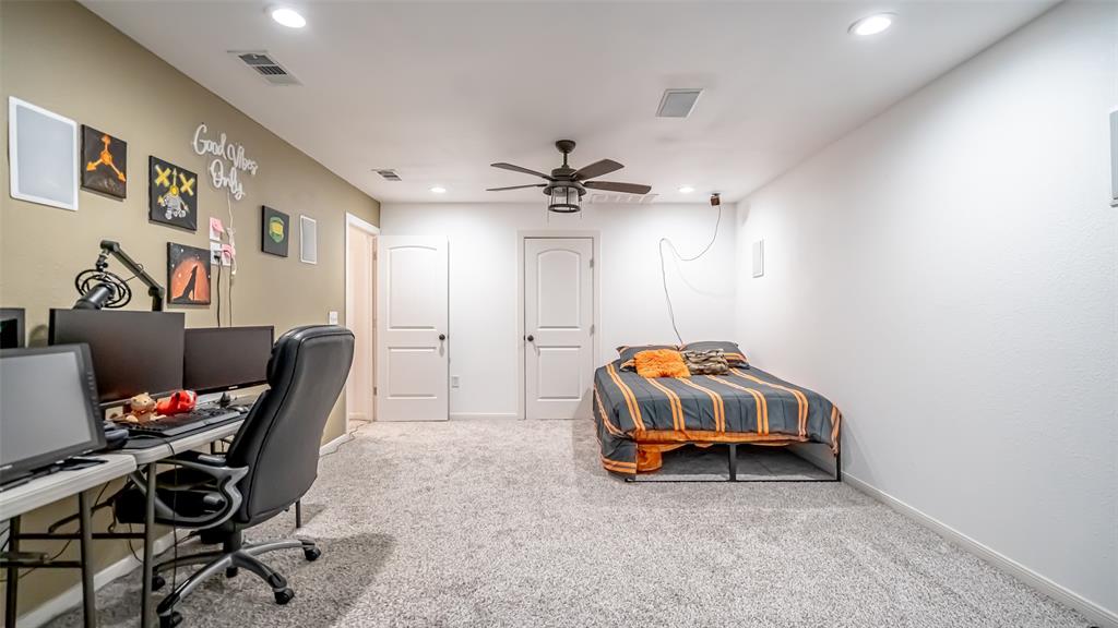 Azle, Texas, 76020, United States, 5 Bedrooms Bedrooms, ,4 BathroomsBathrooms,Residential,For Sale,1978324