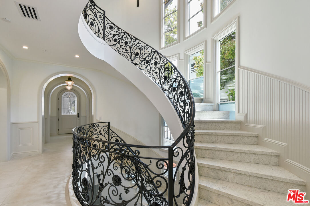 Santa Monica, California, 90402, United States, 5 Bedrooms Bedrooms, ,7 BathroomsBathrooms,Residential,For Sale,1838170
