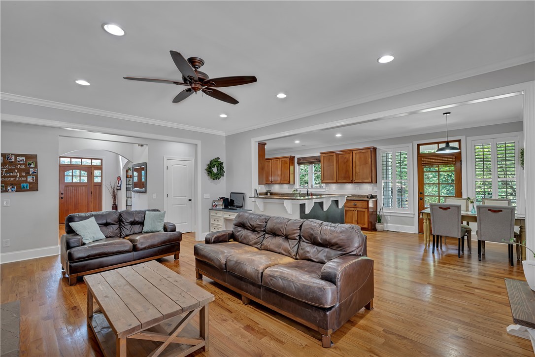 Central, South Carolina, 29630, United States, 5 Bedrooms Bedrooms, ,5 BathroomsBathrooms,Residential,For Sale,1901010