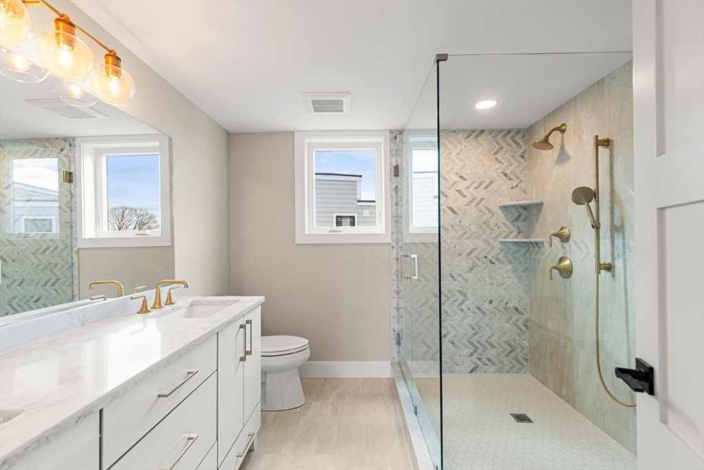 Waltham, Massachusetts, 02453, United States, 4 Bedrooms Bedrooms, ,4 BathroomsBathrooms,Residential,For Sale,1906514