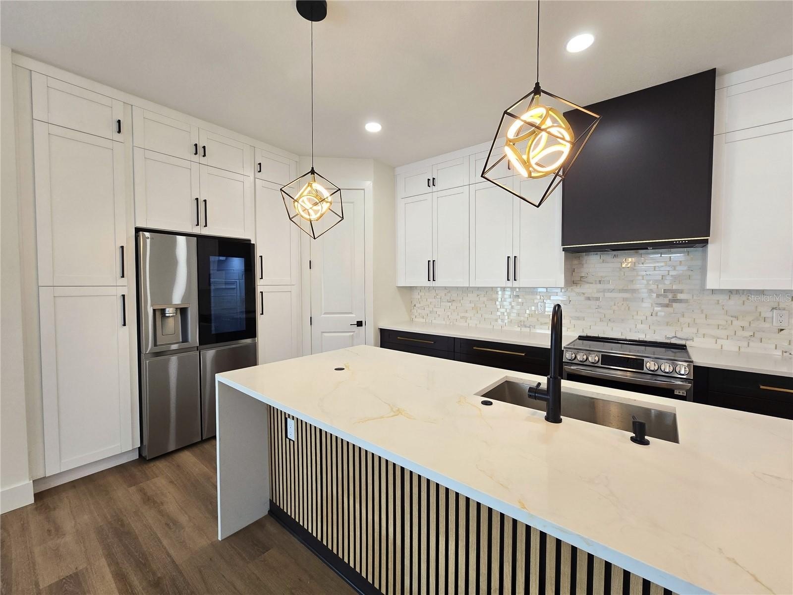 TAMPA, Florida, 33607, United States, 5 Bedrooms Bedrooms, ,3 BathroomsBathrooms,Residential,For Sale,1976051