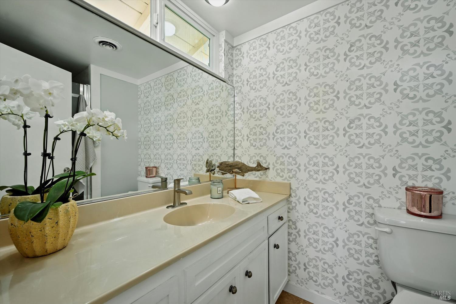 Santa Rosa, California, 95409, United States, 2 Bedrooms Bedrooms, ,2 BathroomsBathrooms,Residential,For Sale,1940455