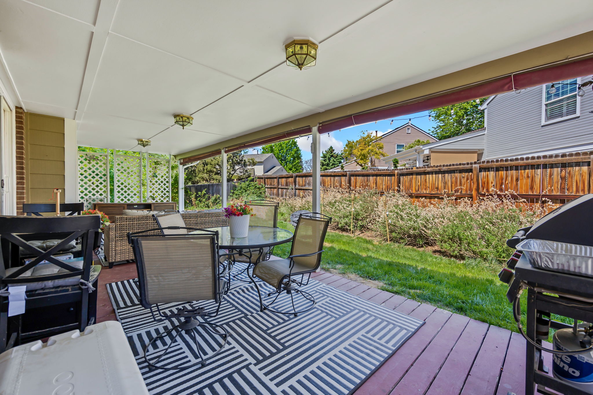  Spacious 5-bedroom, 4-bath home in the highly sought-after Governors Ranch - 物件實景