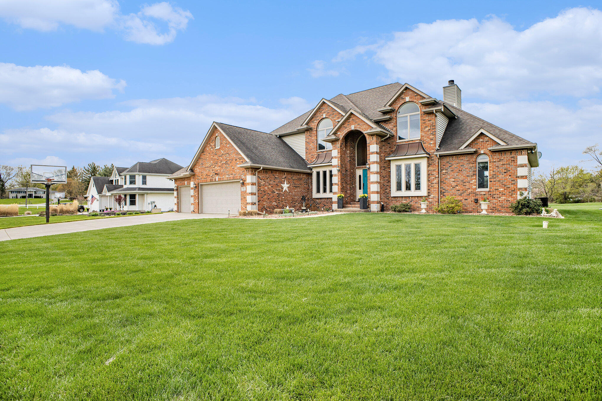 Hobart, Indiana, 46342, United States, 5 Bedrooms Bedrooms, ,5 BathroomsBathrooms,Residential,For Sale,1872844