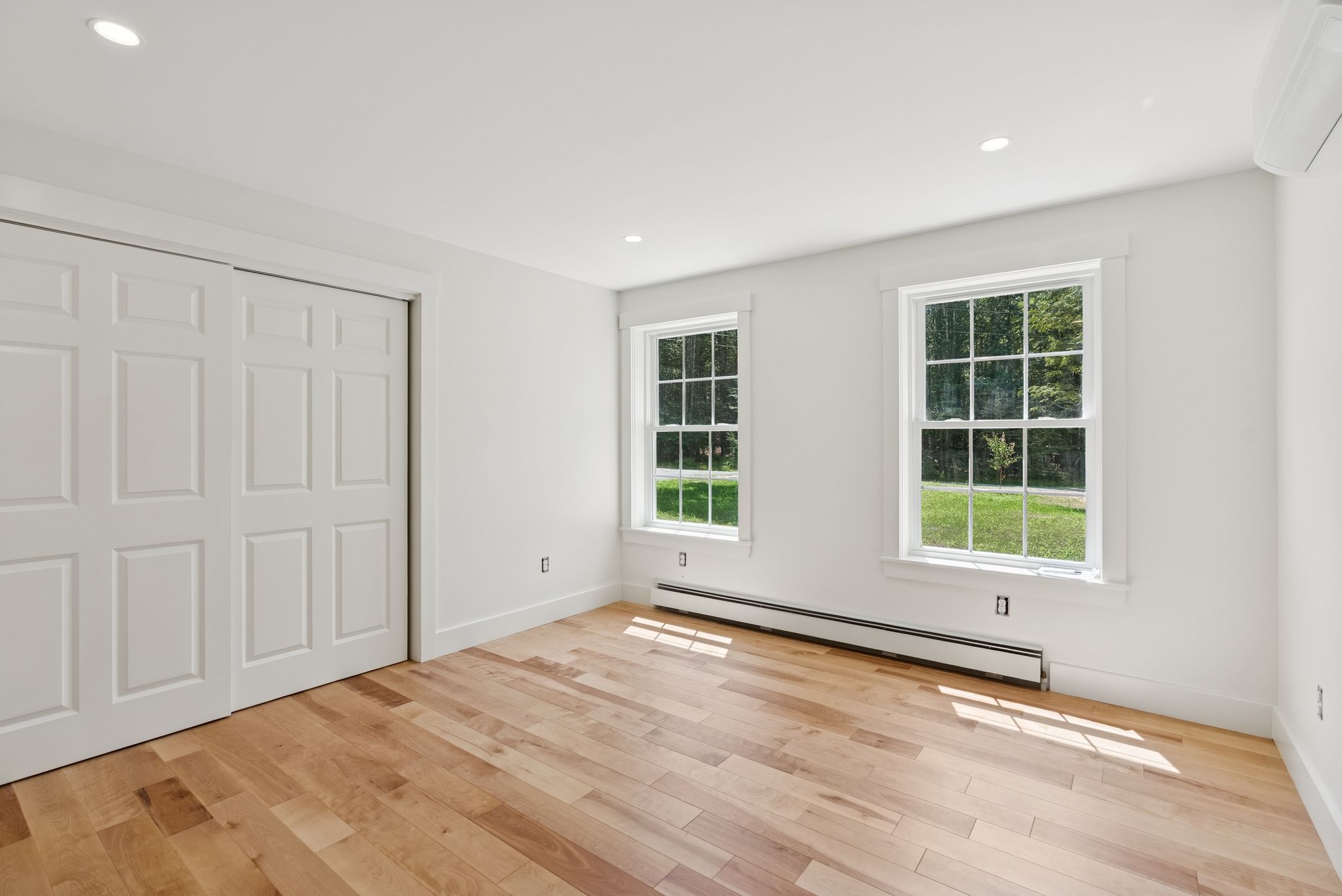 York, Maine, 03909, United States, 4 Bedrooms Bedrooms, ,3 BathroomsBathrooms,Residential,For Sale,1929504
