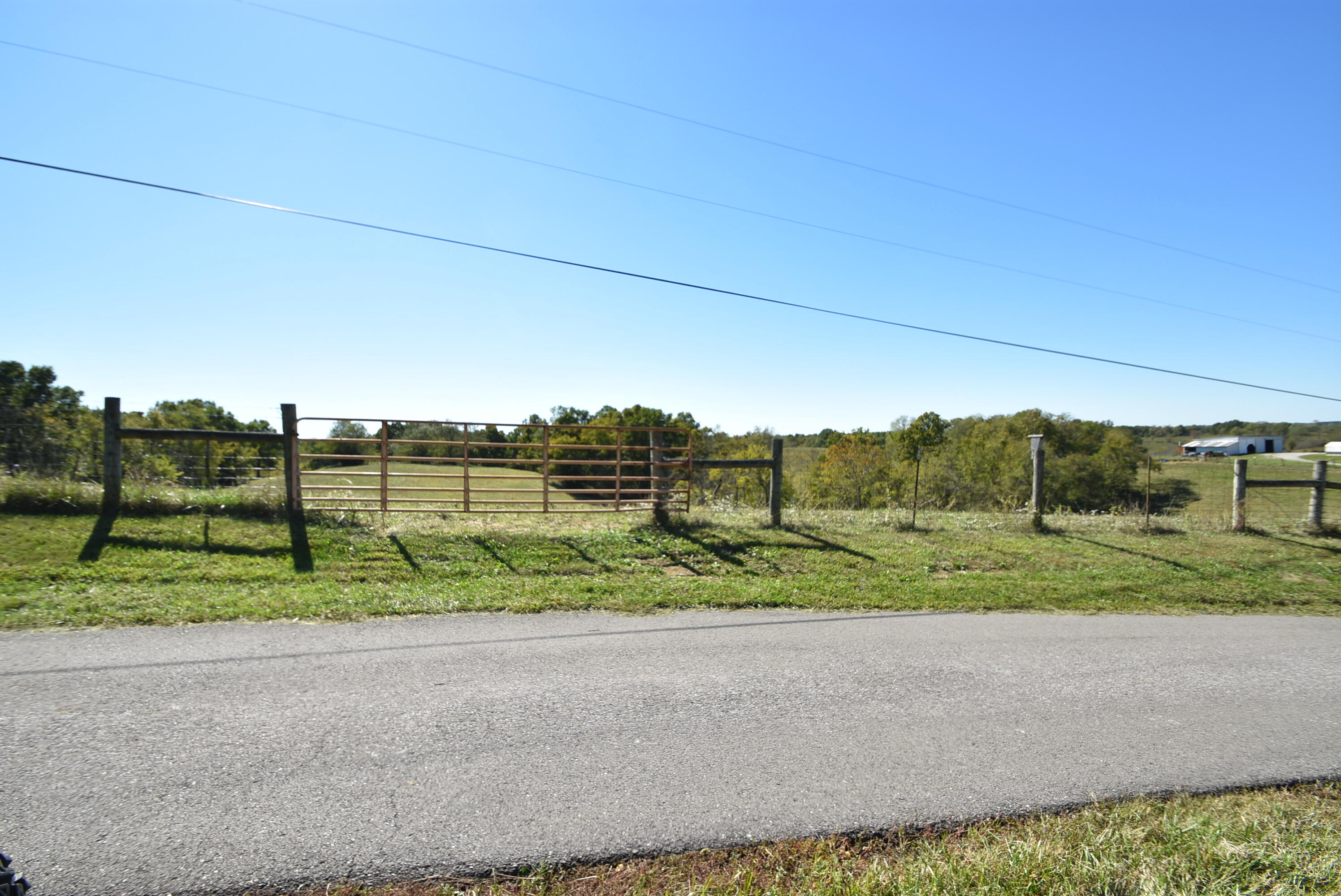 Willisburg, Kentucky, 40078, United States, 4 Bedrooms Bedrooms, ,1 BathroomBathrooms,Residential,For Sale,1962831