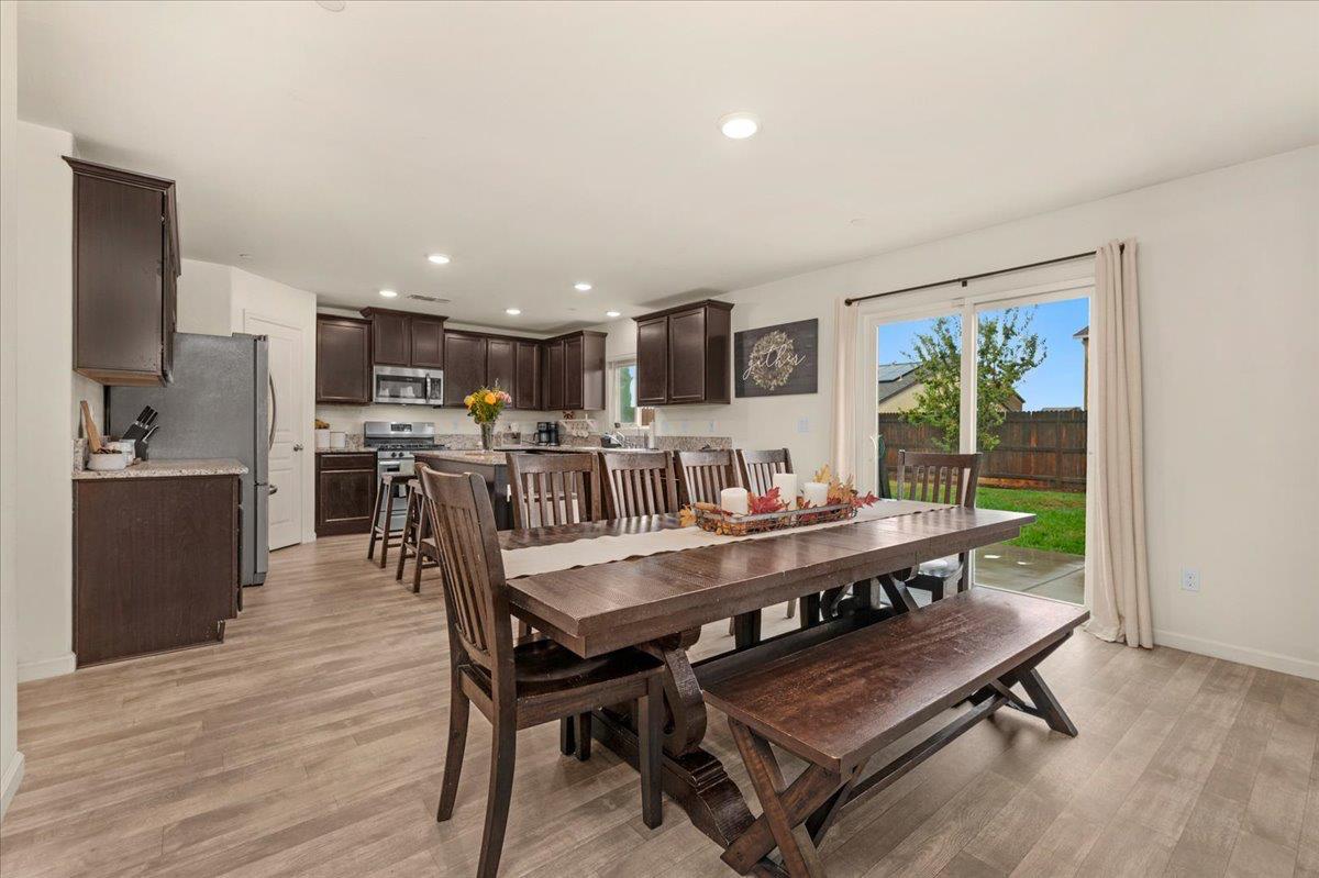 Fresno, California, 93722, United States, 5 Bedrooms Bedrooms, ,3 BathroomsBathrooms,Residential,For Sale,1982186