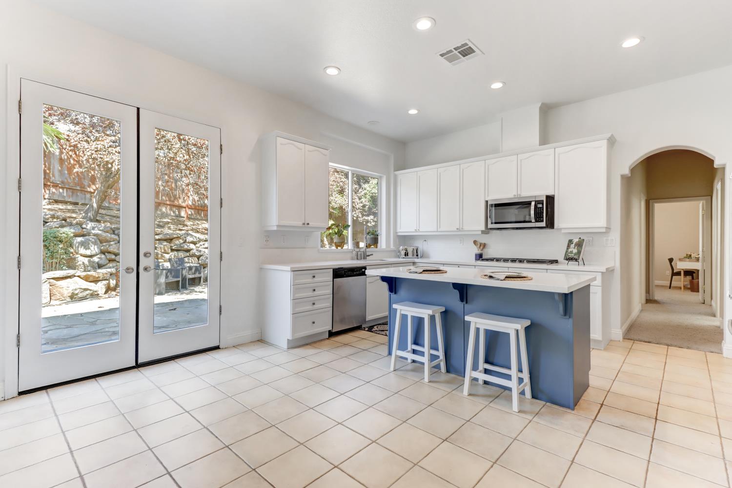 El Dorado Hills, California, 95762, United States, 4 Bedrooms Bedrooms, ,2 BathroomsBathrooms,Residential,For Sale,1939955