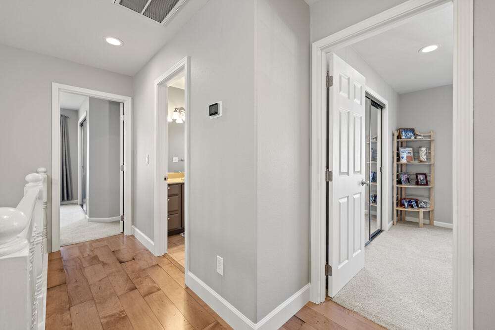 Klamath Falls, Oregon, 97601, United States, 3 Bedrooms Bedrooms, ,3 BathroomsBathrooms,Residential,For Sale,1848515