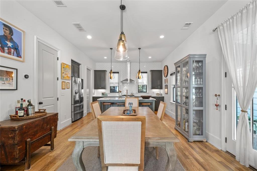 Atlanta, Georgia, 30324, United States, 3 Bedrooms Bedrooms, ,3 BathroomsBathrooms,Residential,For Sale,1948328