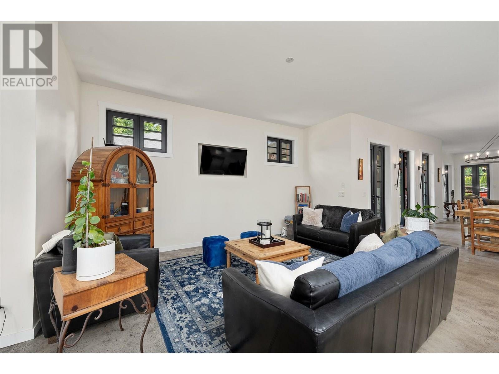 KELOWNA, British Columbia, V1Y 5N3, CA, 6 Bedrooms Bedrooms, ,4 BathroomsBathrooms,Residential,For Sale,1883056