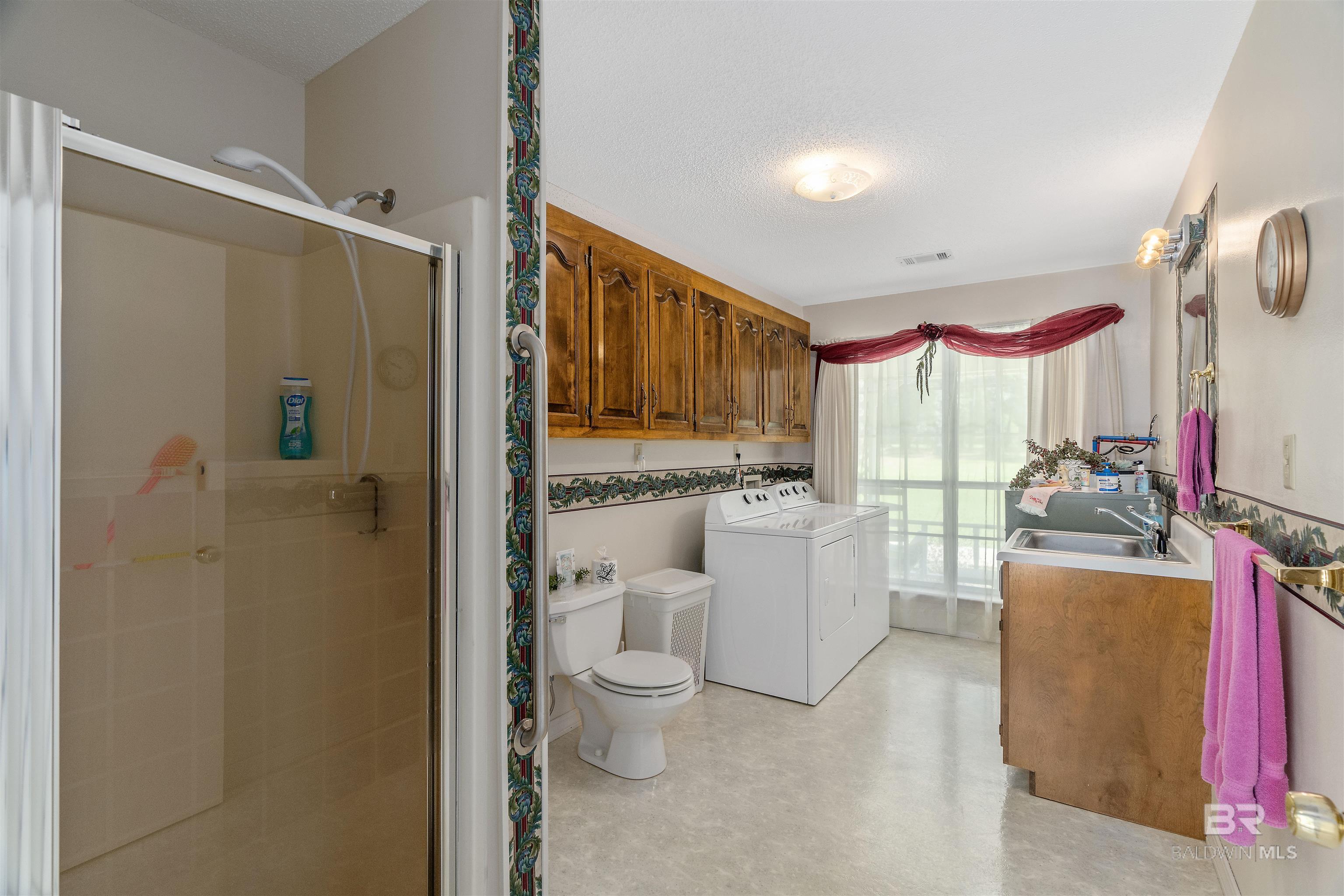 Bay Minette, Alabama, 36507, United States, 4 Bedrooms Bedrooms, ,4 BathroomsBathrooms,Residential,For Sale,1998380