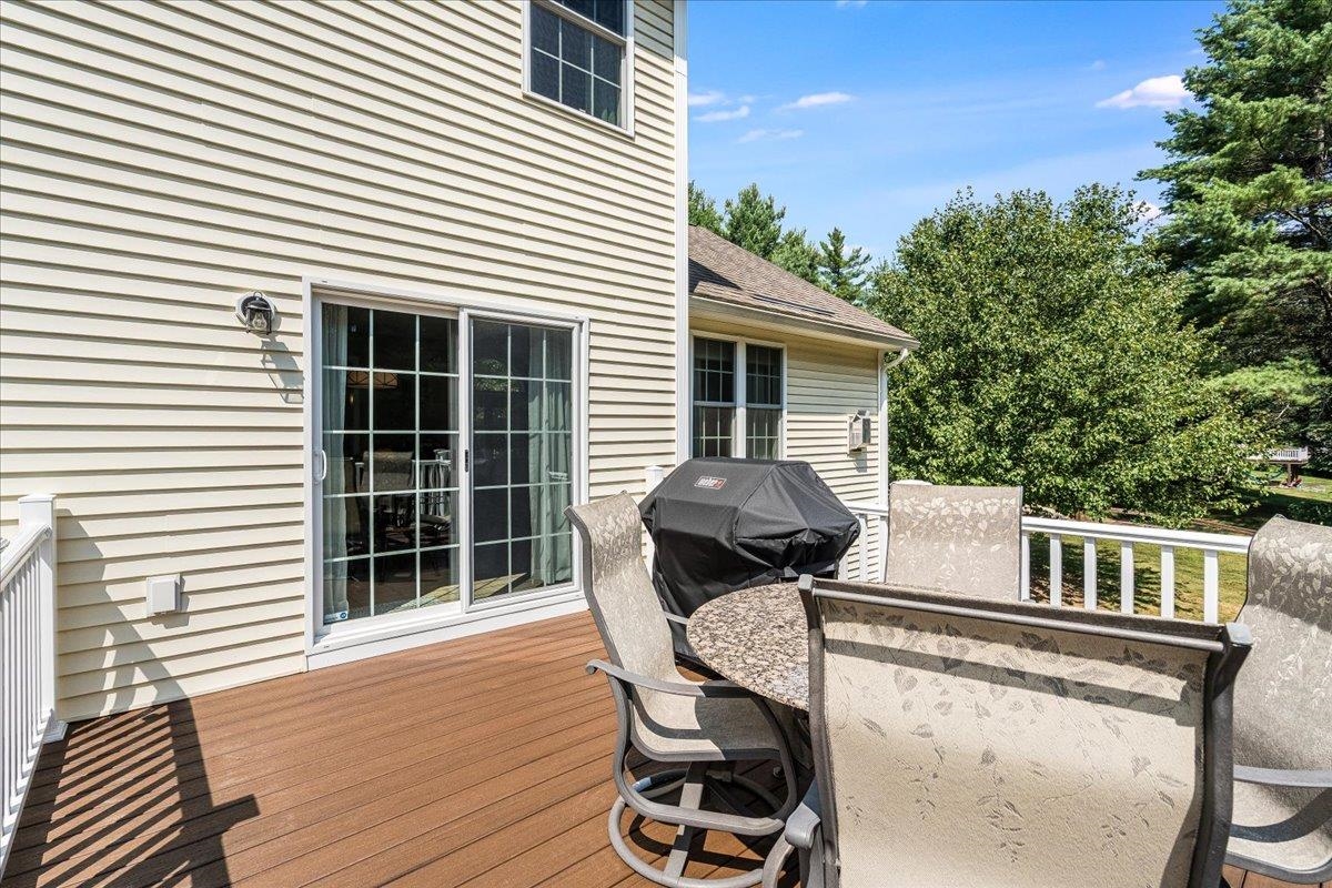 Bedford, New Hampshire, 03110, United States, 4 Bedrooms Bedrooms, ,3 BathroomsBathrooms,Residential,For Sale,1940392