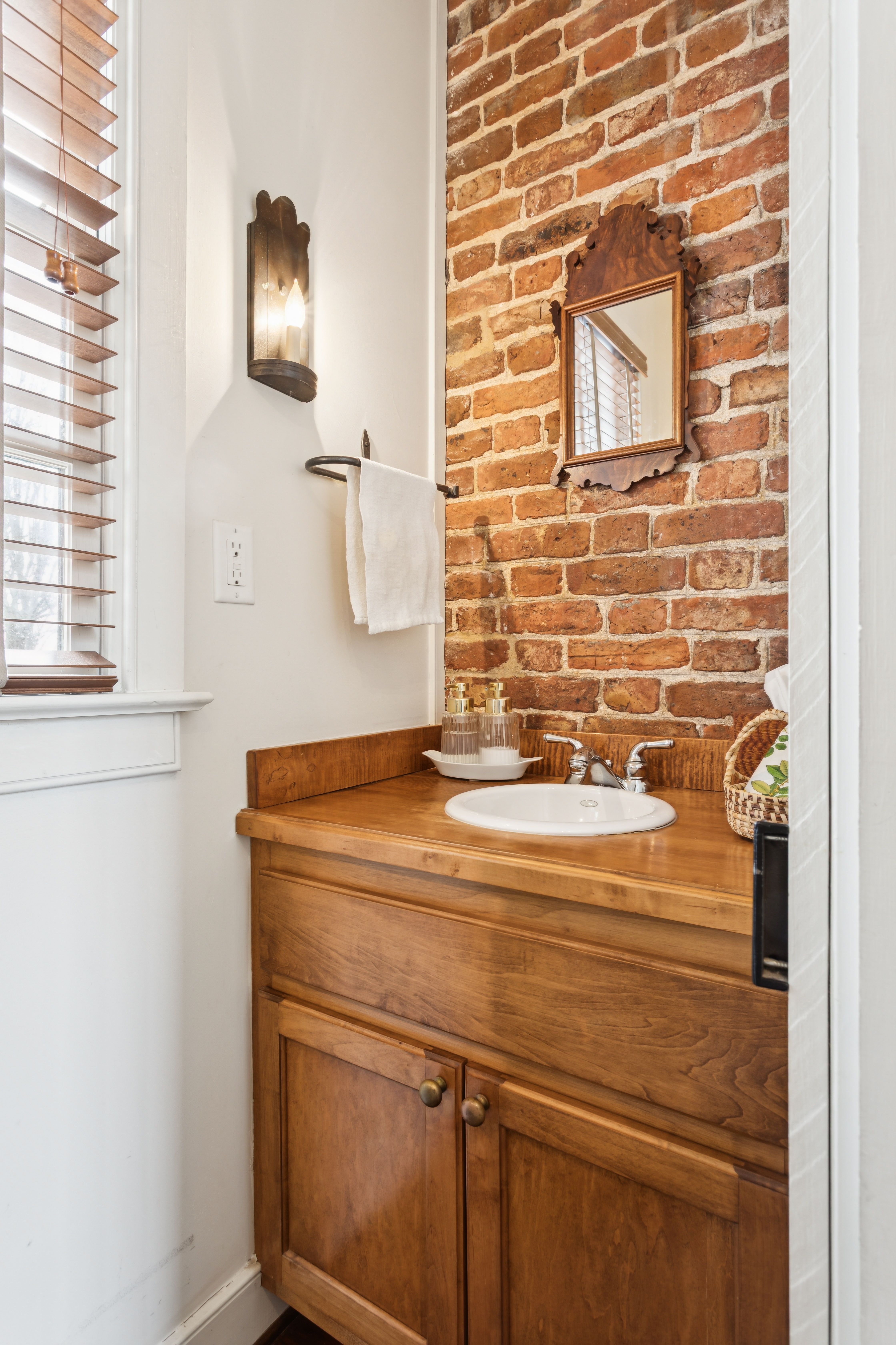  1685 Sweet Hall Road, West Point, VA 23181 - 物件實景