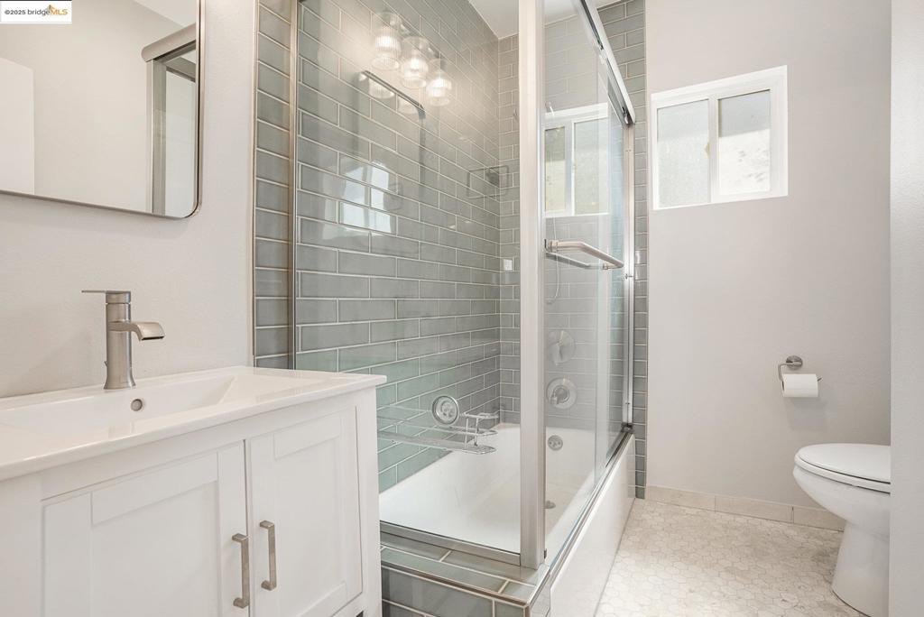 Berkeley, California, 94702, United States, 2 Bedrooms Bedrooms, ,1 BathroomBathrooms,Residential,For Sale,1921727