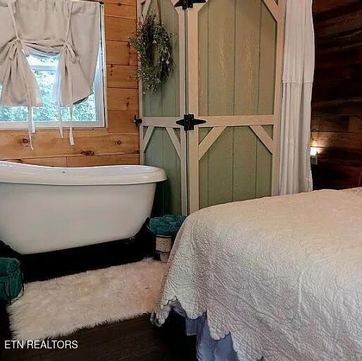 Englewood, Tennessee, 37329, United States, 2 Bedrooms Bedrooms, ,3 BathroomsBathrooms,Residential,For Sale,2002441