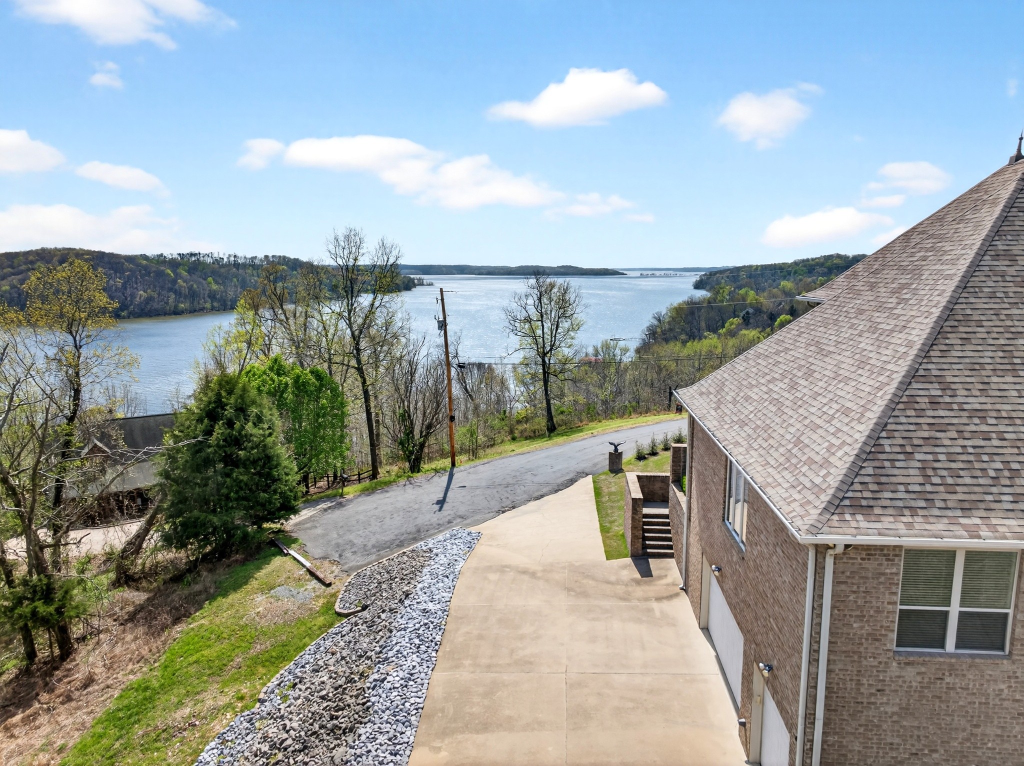 Dover, Tennessee, 37058, United States, 4 Bedrooms Bedrooms, ,3 BathroomsBathrooms,Residential,For Sale,2033493