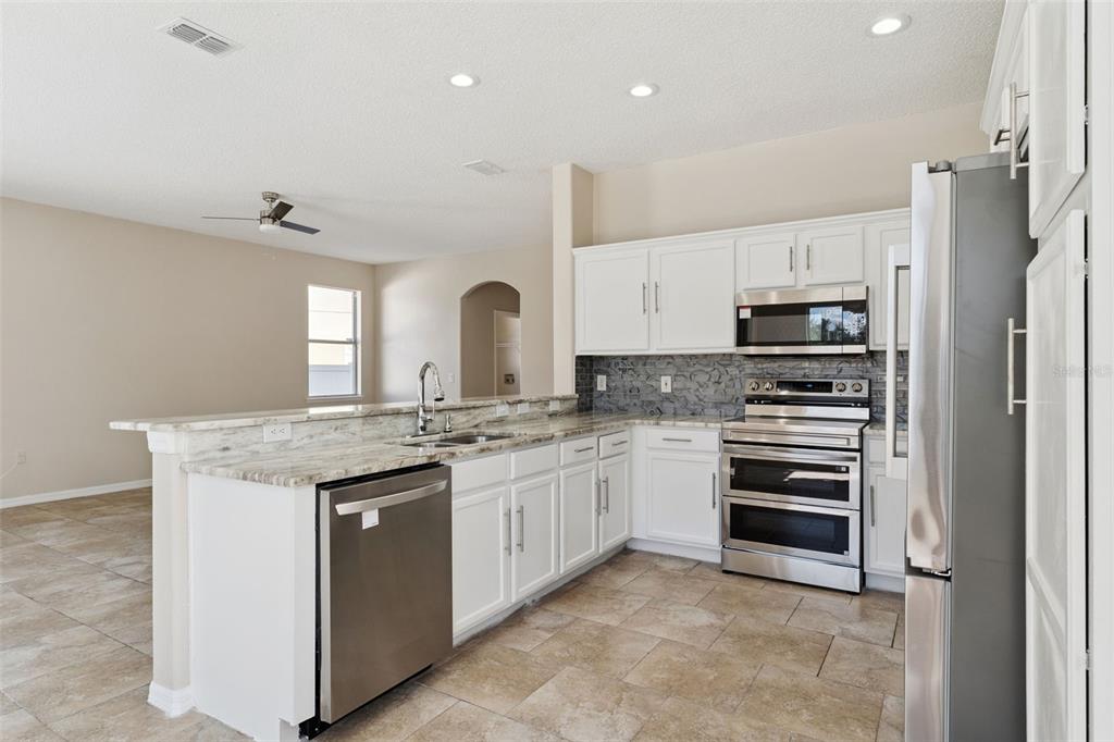 Orlando, Florida, 32824, United States, 4 Bedrooms Bedrooms, ,4 BathroomsBathrooms,Residential,For Sale,1987681