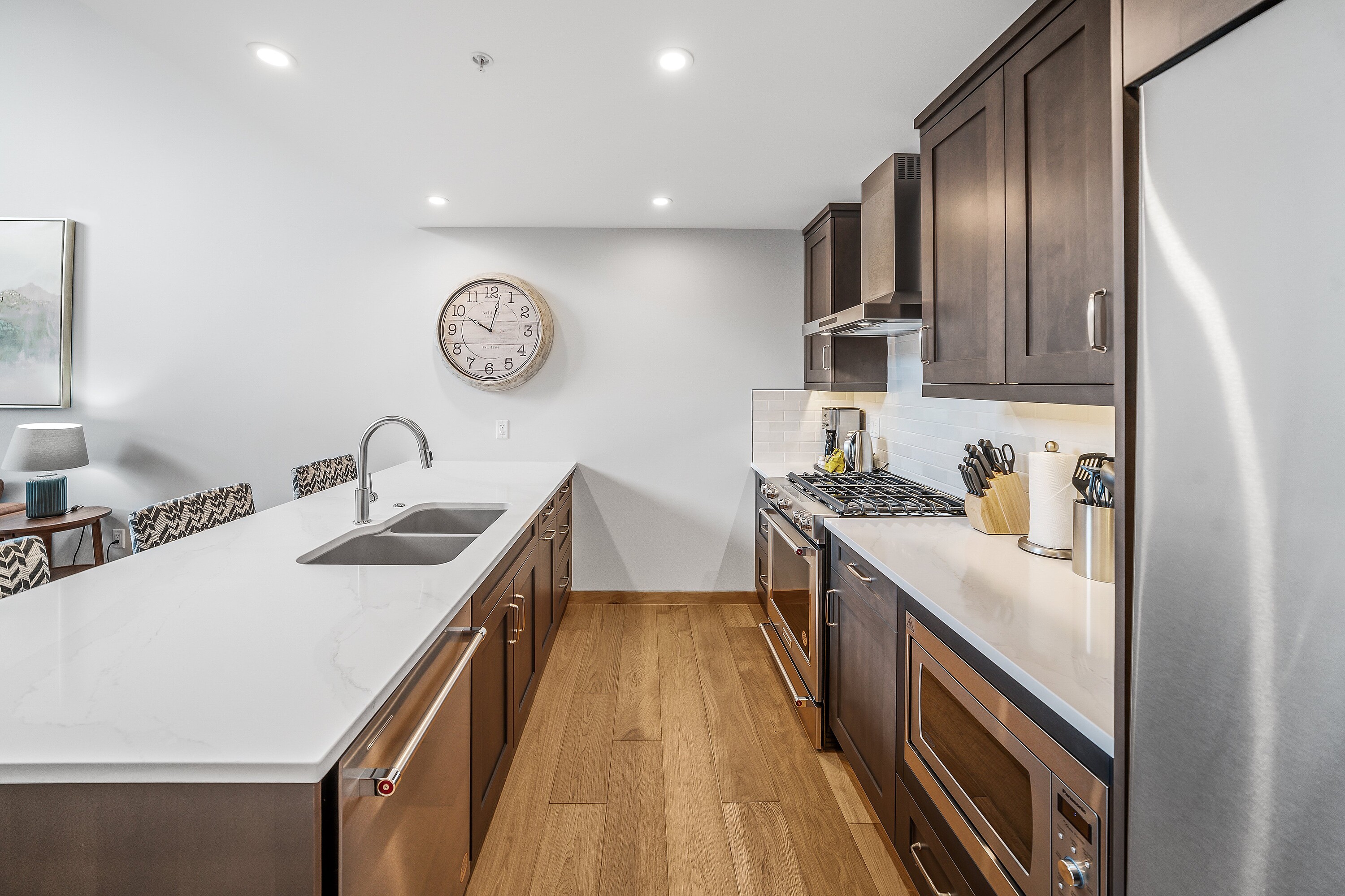  Top Floor STR in Spring Creek - 物件實景