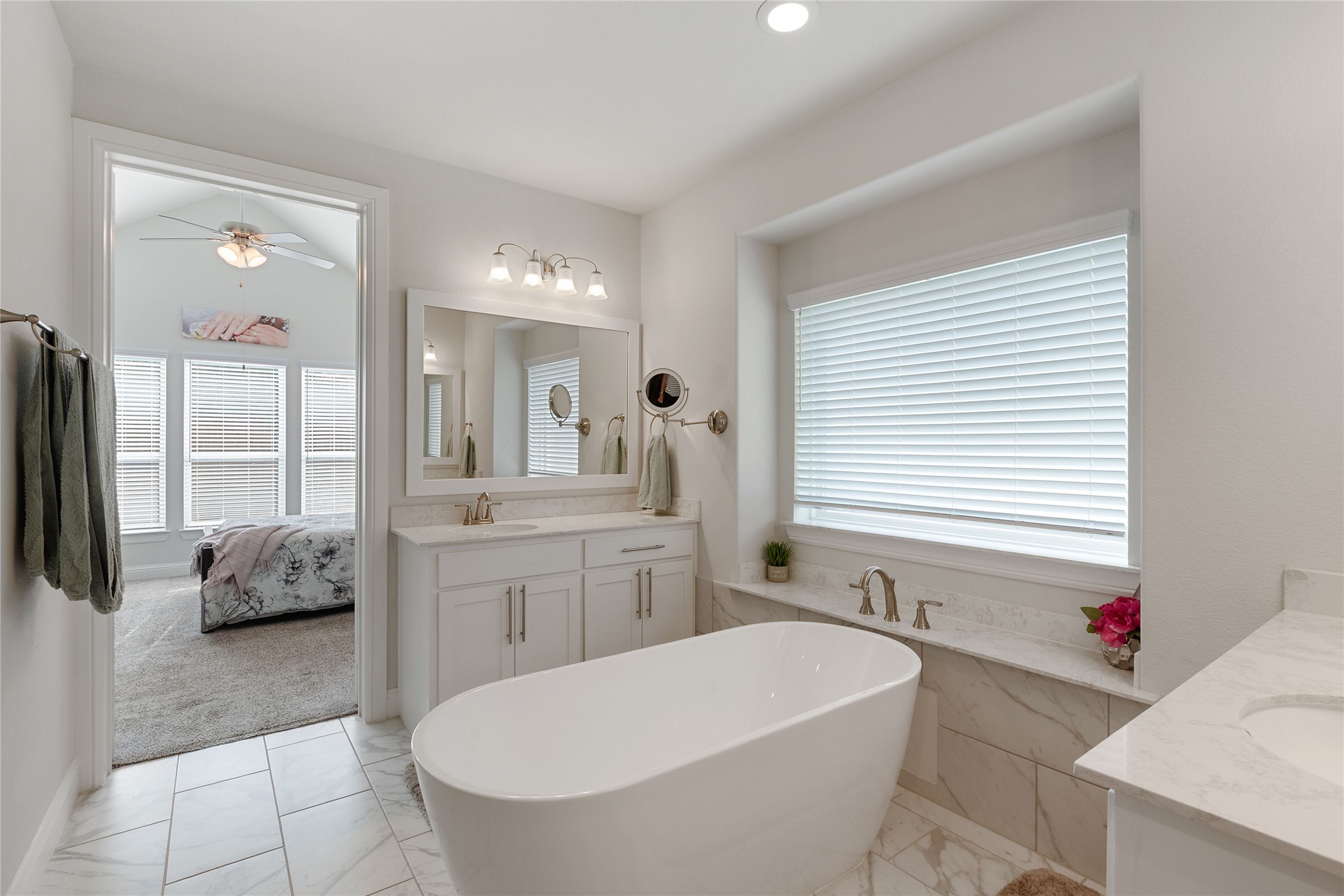 Fort Worth, Texas, 76262, United States, 5 Bedrooms Bedrooms, ,4 BathroomsBathrooms,Residential,For Sale,1917632