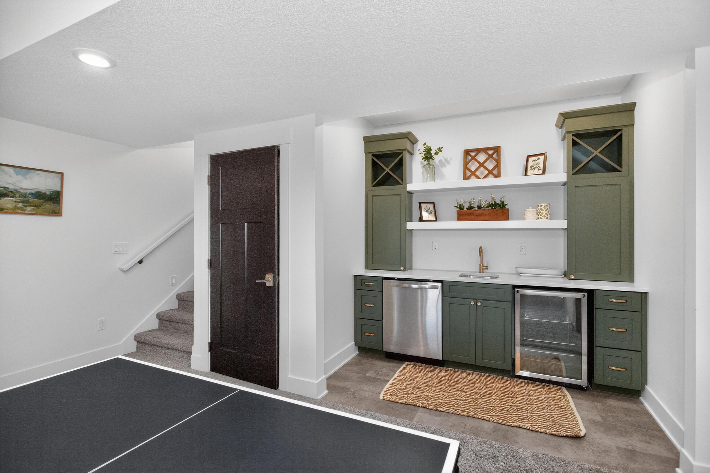 Gilbert, Iowa, 50105, United States, 5 Bedrooms Bedrooms, ,3 BathroomsBathrooms,Residential,For Sale,2008558