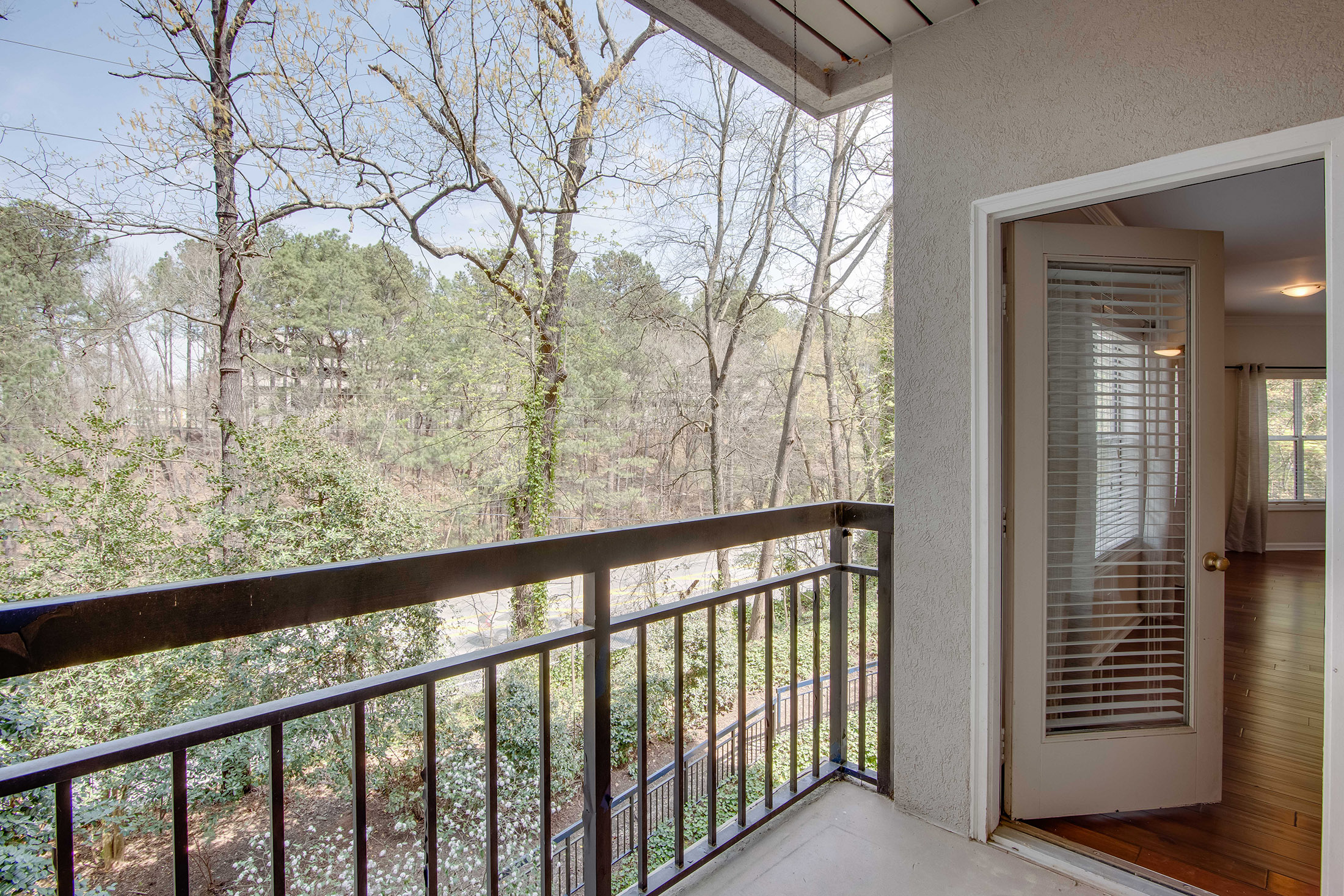  Spacious Corner Unit Condo in Resort-Style Community - 物件實景