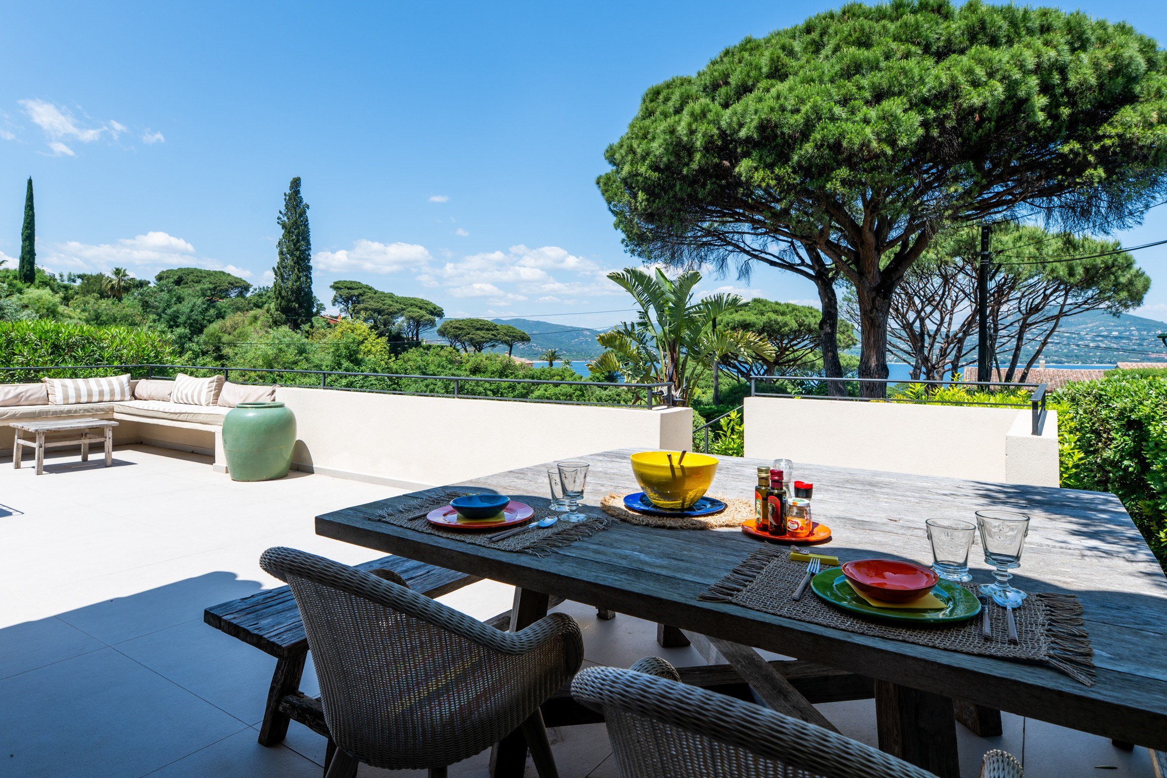  Contemporary villa with sea view for sale in Gassin, at the gateway to Saint-Tr… - 物件實景