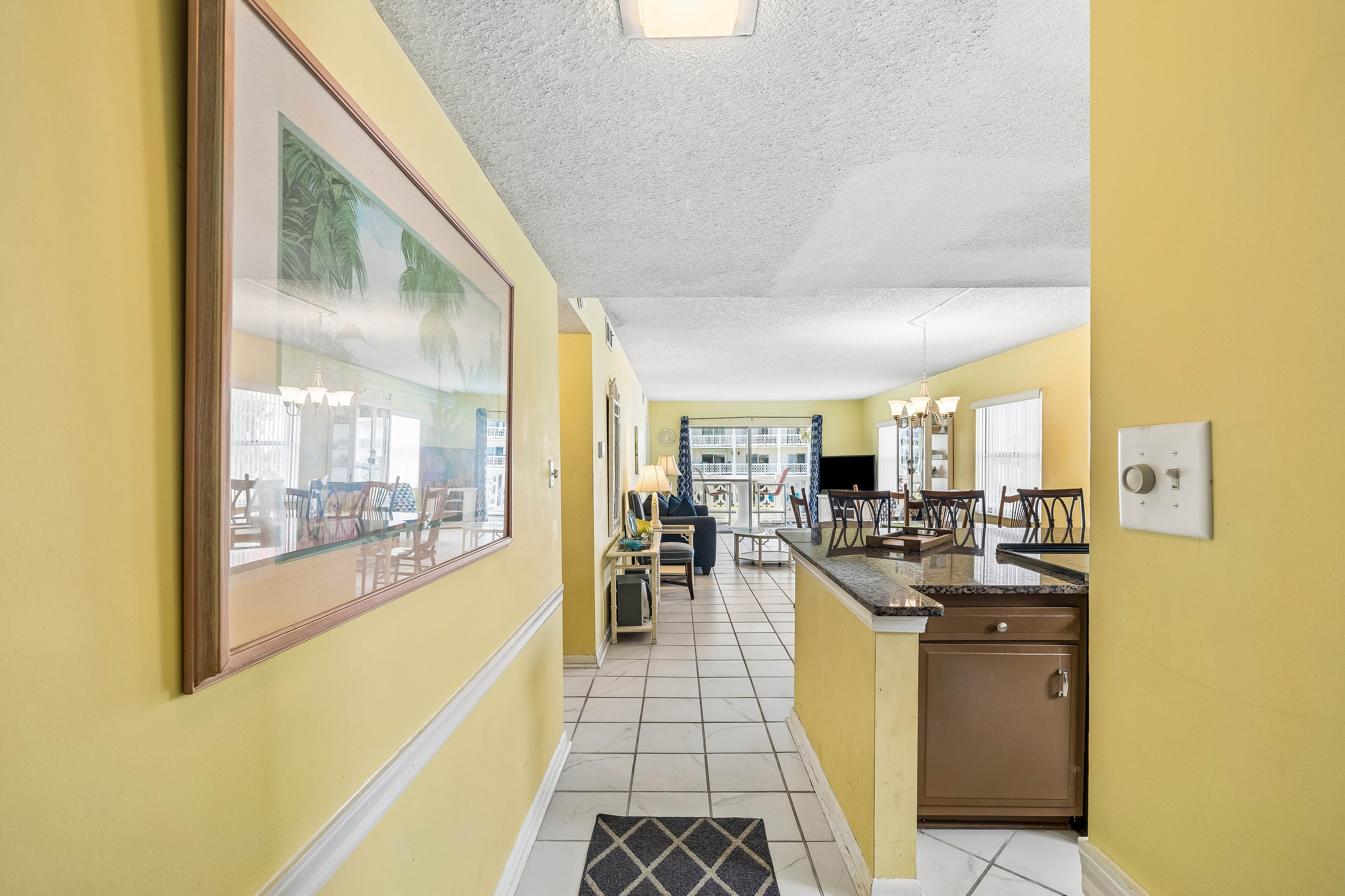  Gulf-Front Corner Retreat In Sought-After Community Near Amenities - 物件實景