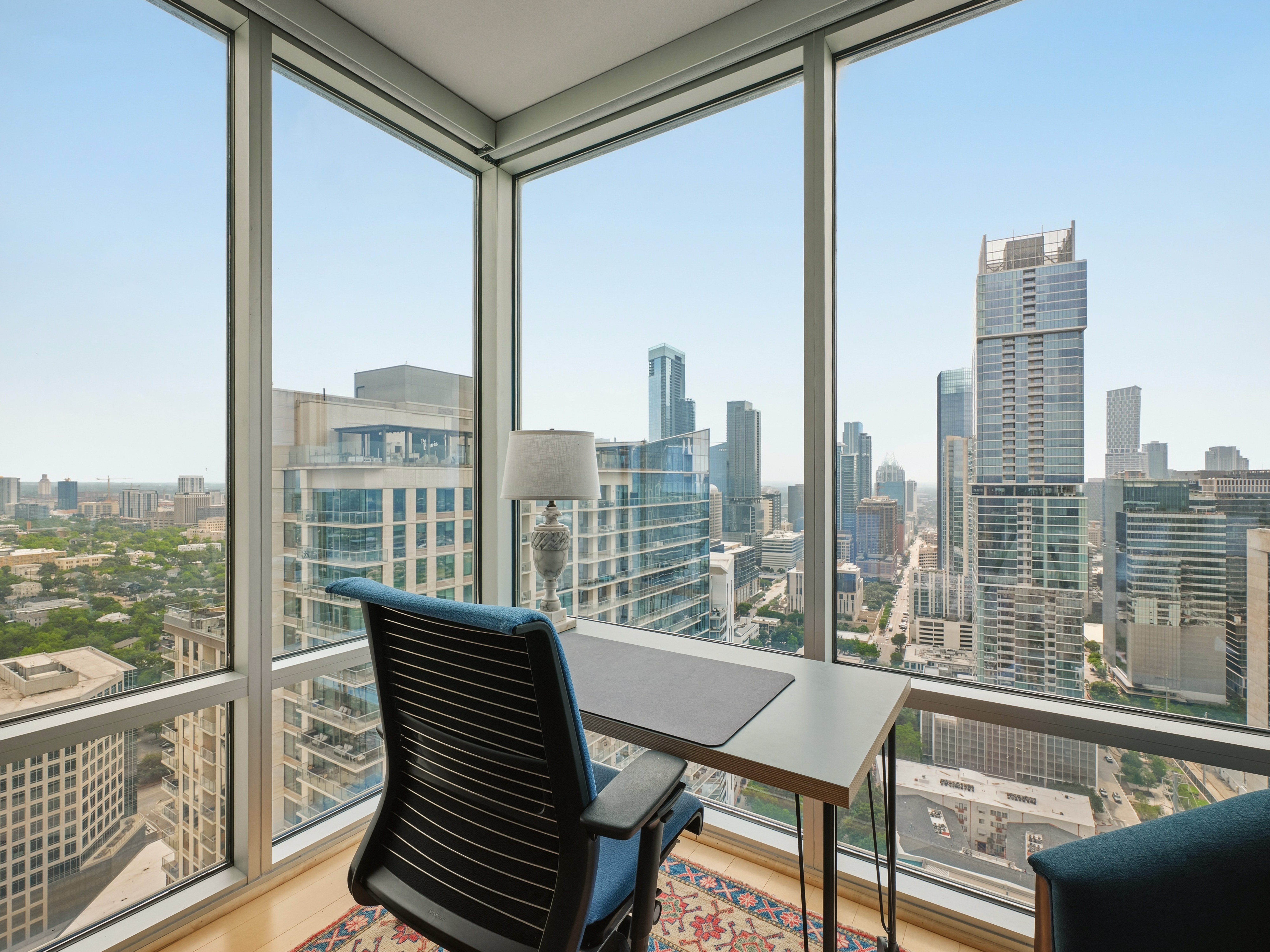  41st-Floor Skyline Living at The Spring - 物件實景