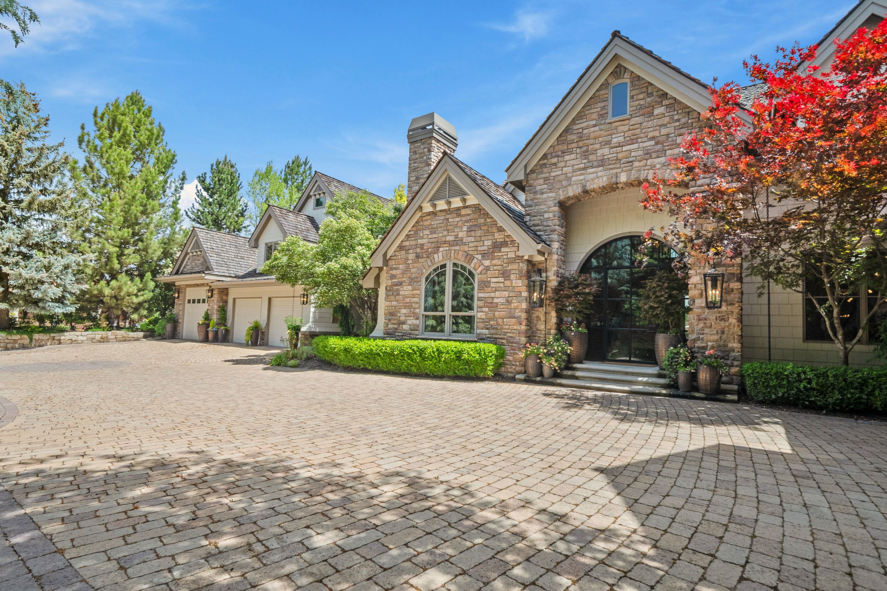  Gated Waterfront Luxury in Eagle’s Prestigious Pointe at Two Rivers - 物件實景