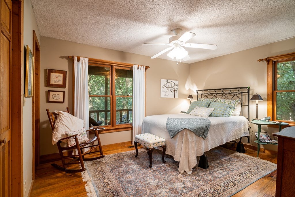 Ellijay, Georgia, 30536, United States, 4 Bedrooms Bedrooms, ,3 BathroomsBathrooms,Residential,For Sale,1926497