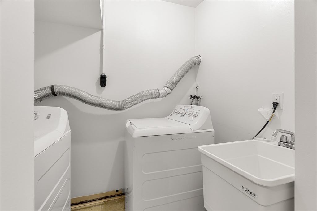 Salem, Massachusetts, 01970, United States, 3 Bedrooms Bedrooms, ,3 BathroomsBathrooms,Residential,For Sale,1913540